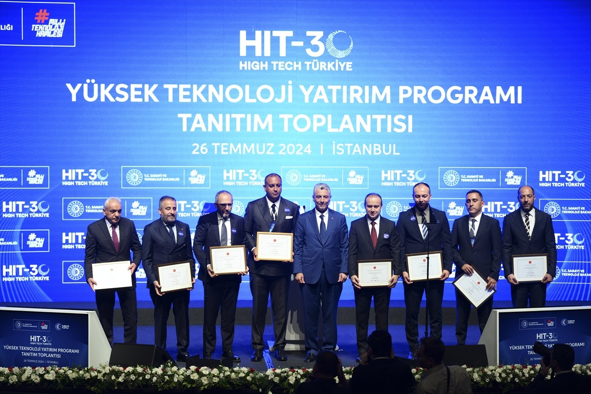 Sanayi ve Teknoloji Bakanı Mehmet Fatih Kacır, Atatürk Kültür Merkezi'nde 'HIT-30 Yüksek Teknoloji...