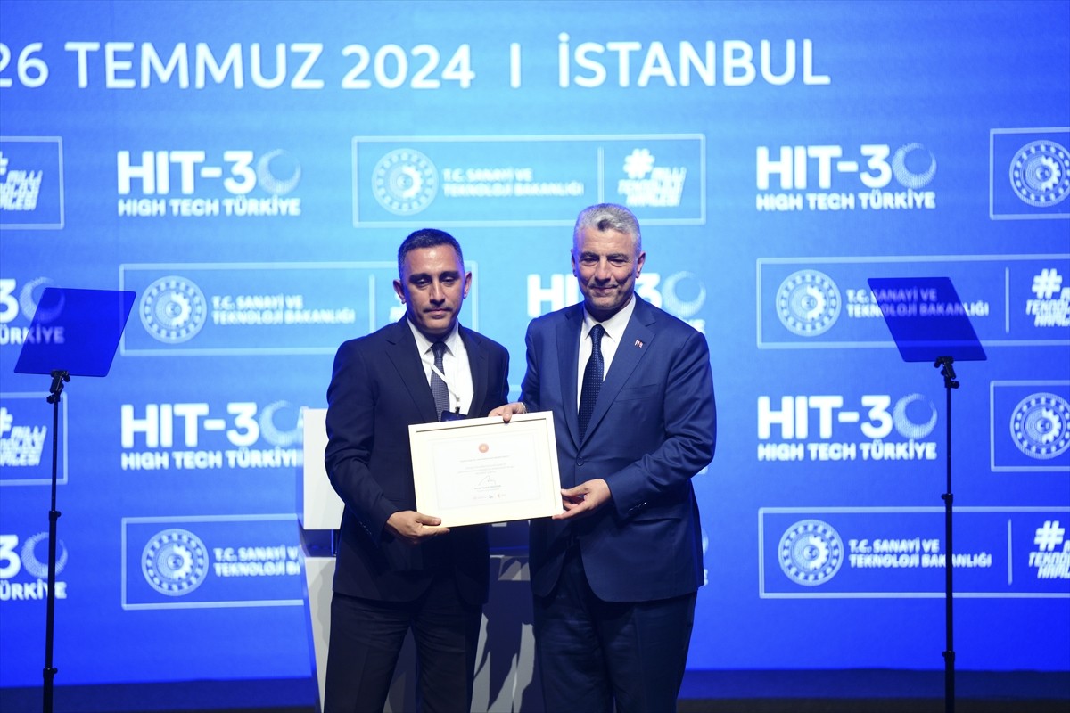 Sanayi ve Teknoloji Bakanı Mehmet Fatih Kacır, Atatürk Kültür Merkezi'nde 'HIT-30 Yüksek Teknoloji...