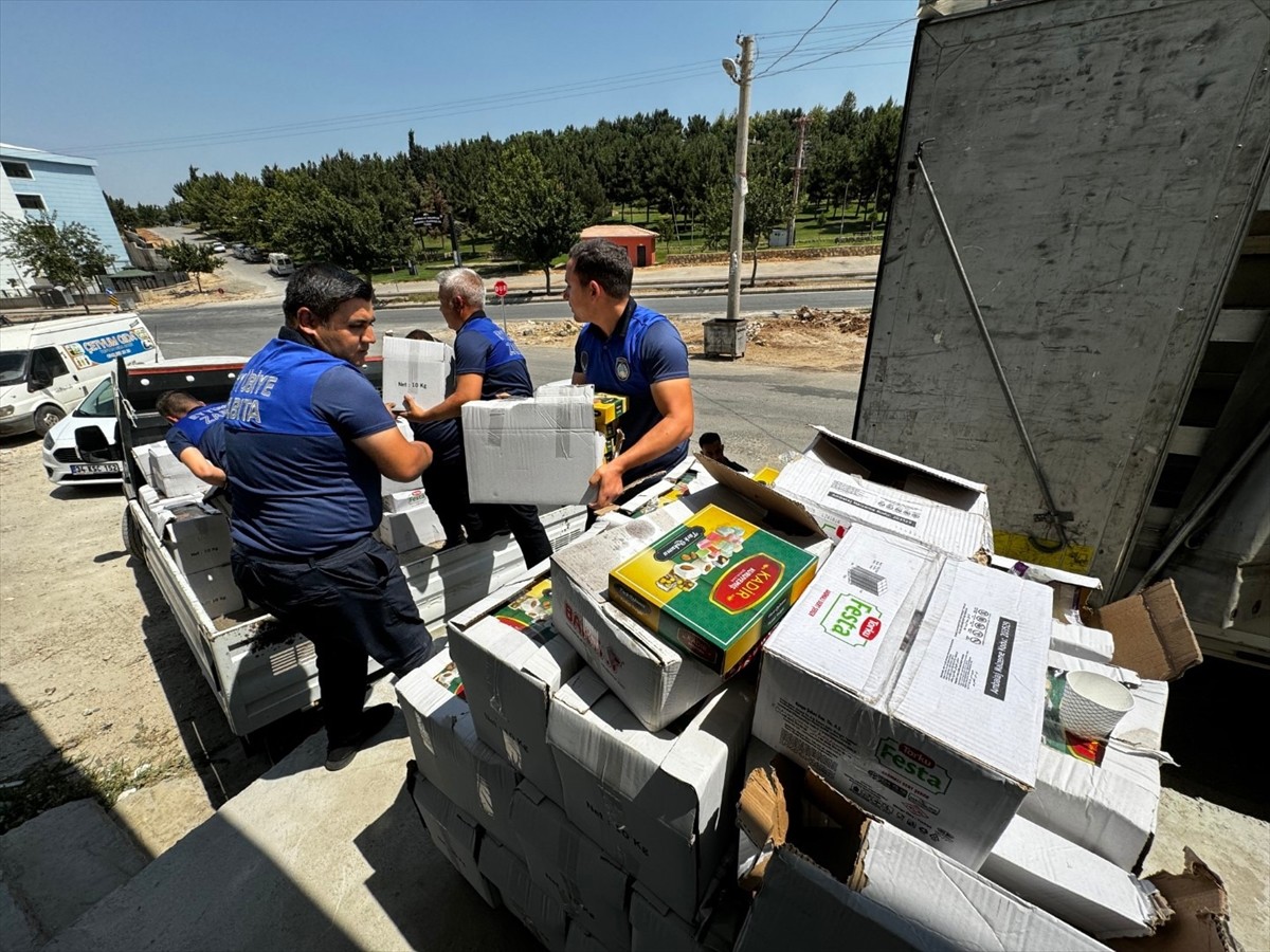 Şanlıurfa'nın Eyyübiye ilçesinde son kullanma tarihi geçmiş bir ton şeker ve lokum imha...