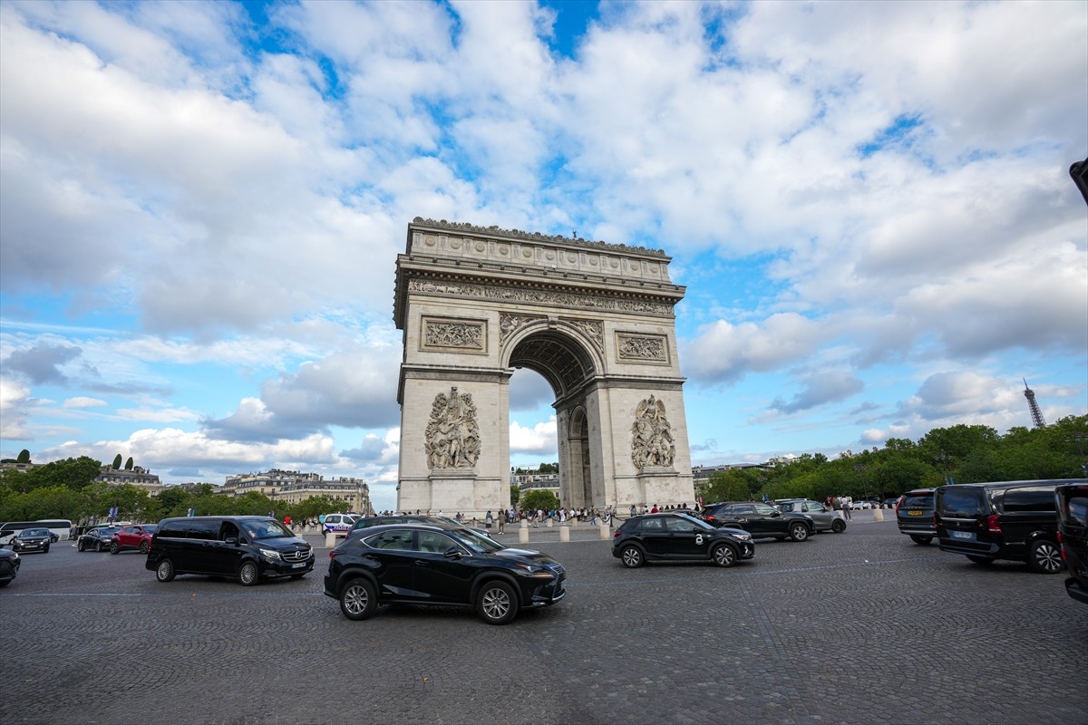 Tarihteki 33. olimpiyatlara ev sahipliği yapacak Fransa'nın başkenti Paris'te hazırlıklar son...