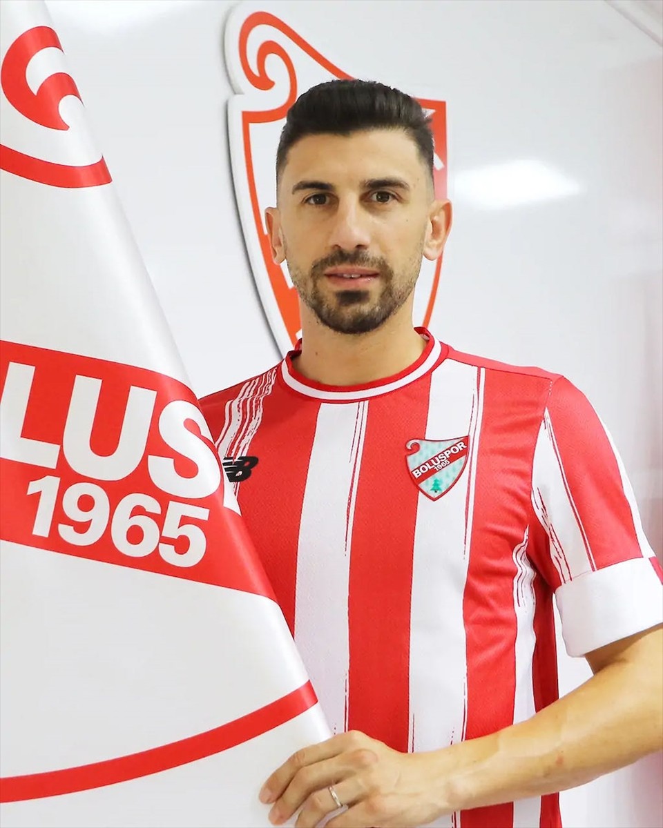 Trendyol 1. Lig takımı Boluspor, defans oyuncuları Ali Ülgen'le 1 yıllık sözleşme imzaladı.