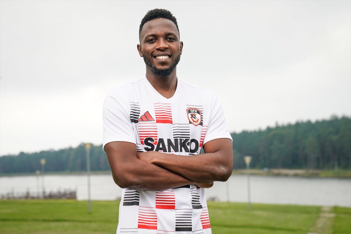 Trendyol Süper Lig ekiplerinden Gaziantep FK, 23 yaşındaki sol bek oyuncusu Stephen Bitok'u...