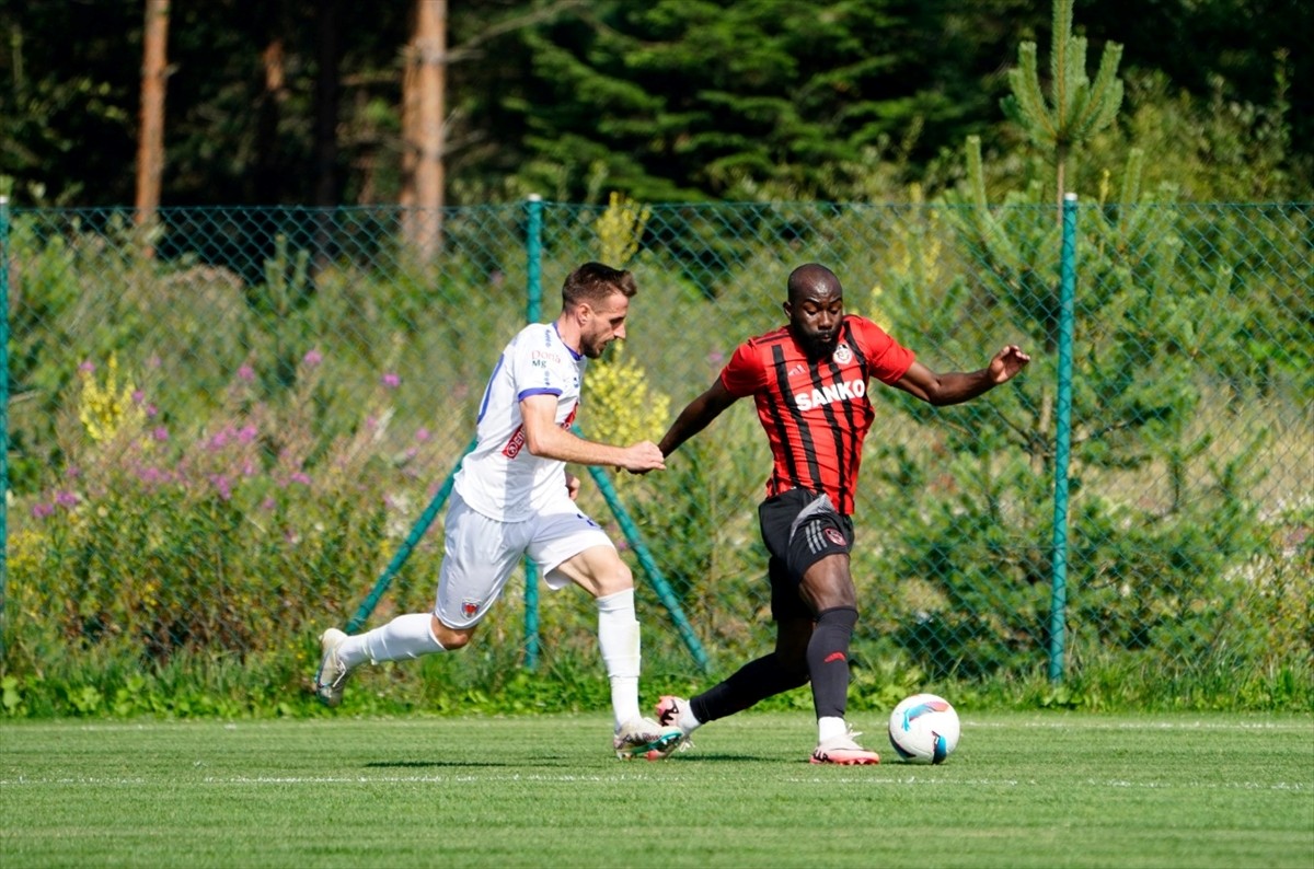 Trendyol Süper Lig ekiplerinden Gaziantep FK, hazırlık maçında Kosova takımlarından FC Prishtina...