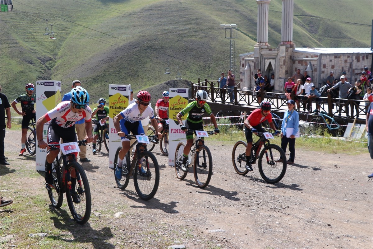 Türkiye Bisiklet Federasyonu tarafından Erzurum'da düzenlenen Türkiye Dağ Bisikleti Şampiyonası...