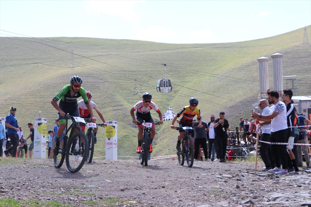 Türkiye Bisiklet Federasyonu tarafından Erzurum'da düzenlenen Türkiye Dağ Bisikleti Şampiyonası...