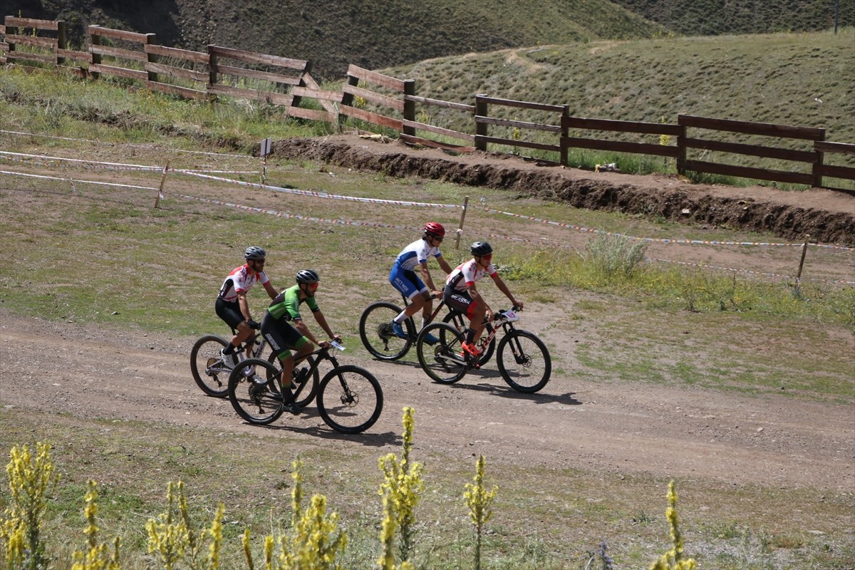 Türkiye Bisiklet Federasyonu tarafından Erzurum'da düzenlenen Türkiye Dağ Bisikleti Şampiyonası...