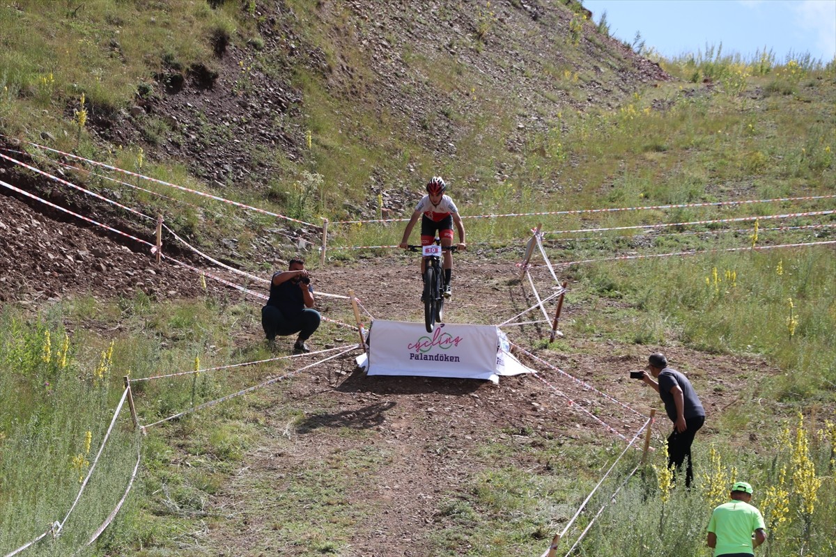 Türkiye Bisiklet Federasyonu tarafından Erzurum'da düzenlenen Türkiye Dağ Bisikleti Şampiyonası...