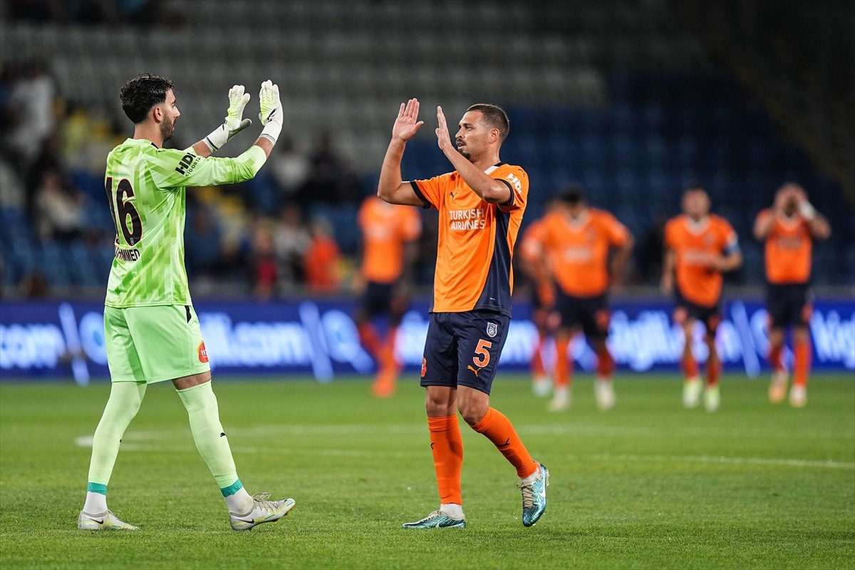 UEFA Avrupa Konferans Ligi 2. eleme turunda RAMS Başakşehir ile San Marino ekibi La Fiorita...