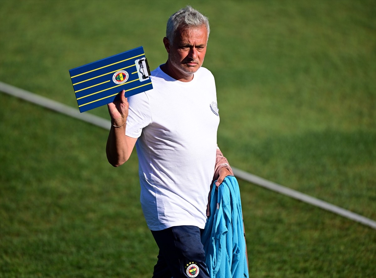 UEFA Şampiyonlar Ligi 2. eleme turu rövanşında yarın İsviçre'nin Lugano ekibini konuk edecek...