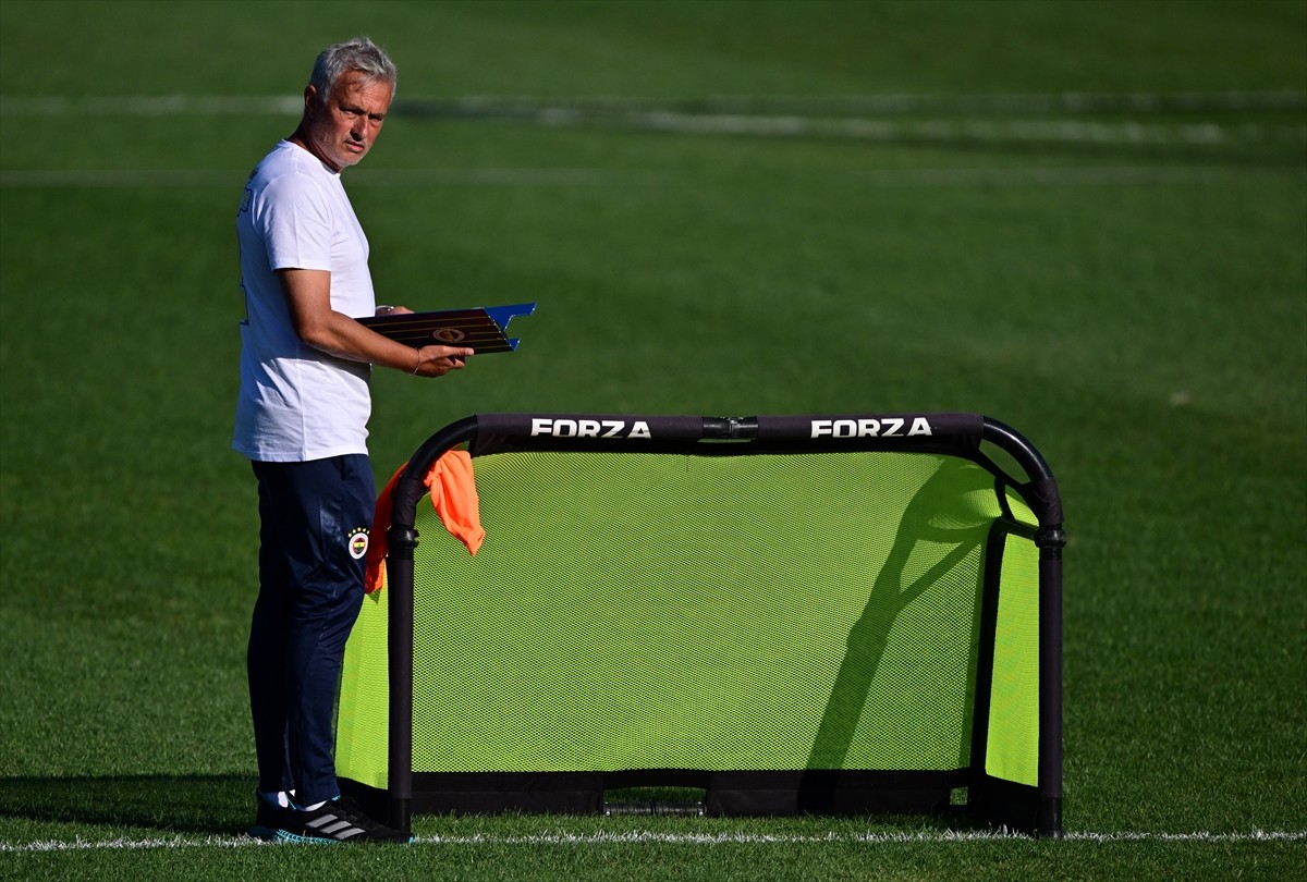 UEFA Şampiyonlar Ligi 2. eleme turu rövanşında yarın İsviçre'nin Lugano ekibini konuk edecek...