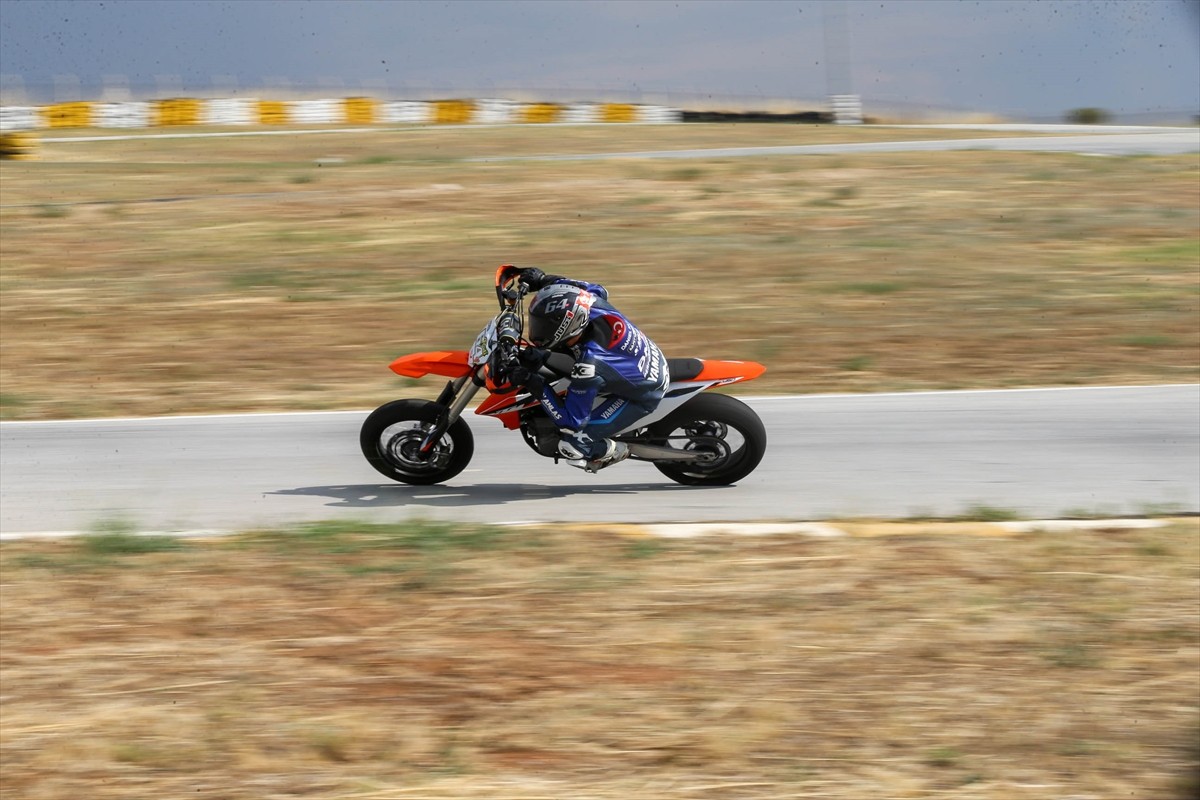 Uluslararası Motosiklet Federasyonu (FIM) tarafından düzenlenen Dünya Dayanıklılık Şampiyonası'nın...