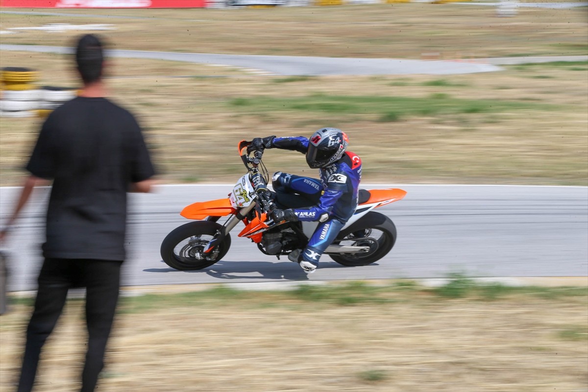 Uluslararası Motosiklet Federasyonu (FIM) tarafından düzenlenen Dünya Dayanıklılık Şampiyonası'nın...