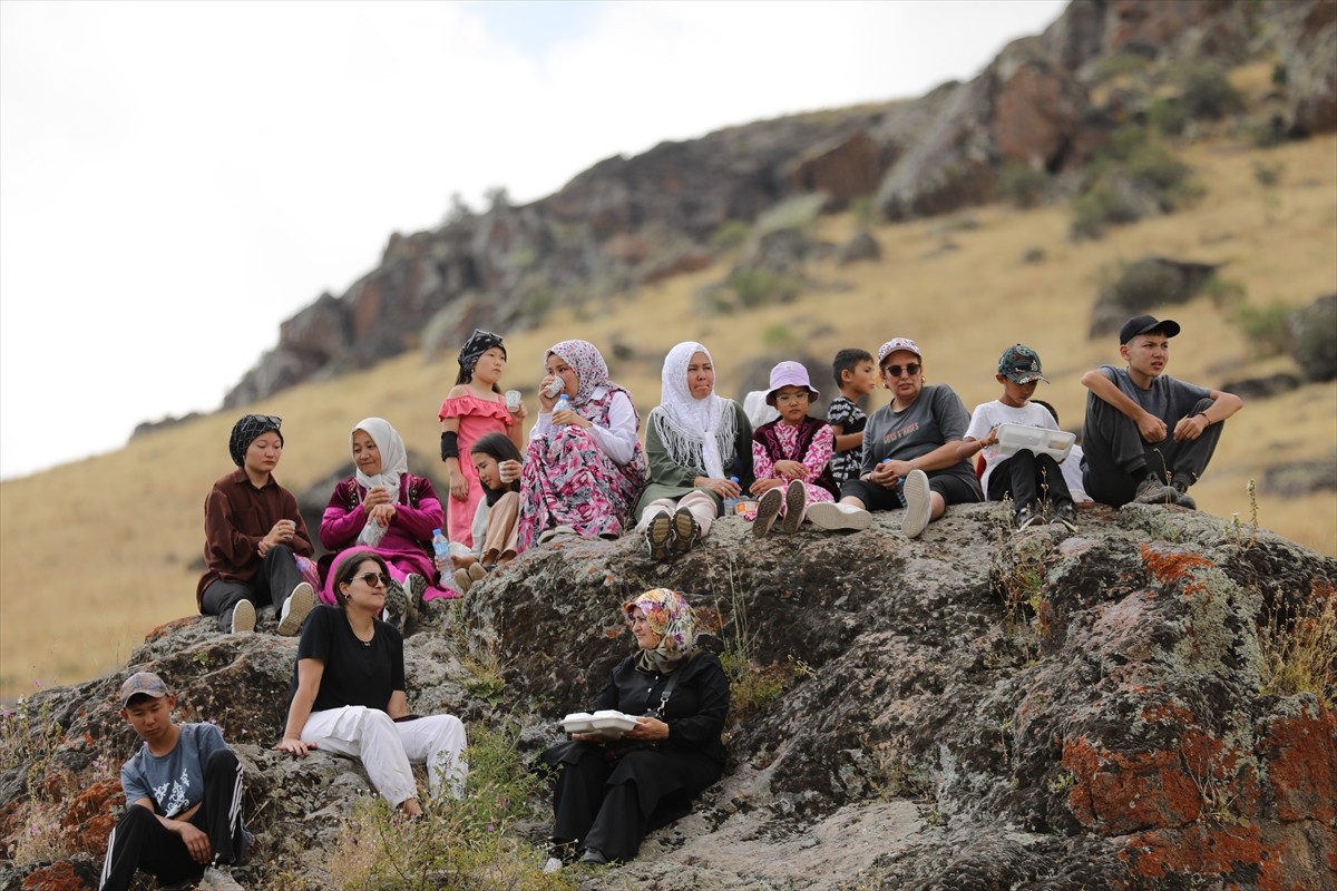 Van'ın Erciş ilçesinde yaşayan Kırgızlar, son hanları Rahmankul Han'ı doğumunun 110. yılında...