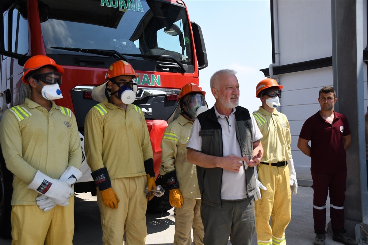 Adana'da, orman yangılarıyla havadan ve karadan etkin bir şekilde mücadele ediliyor. Adana Orman...