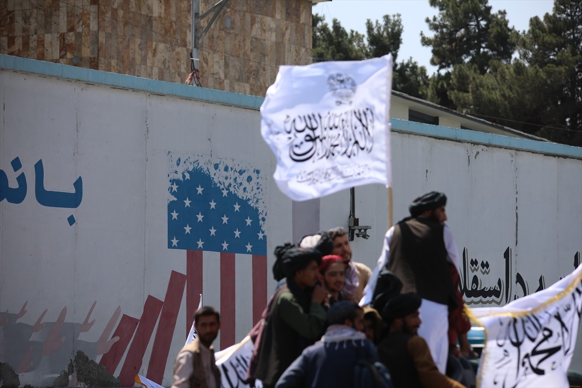 Afganistan yönetimi, bir zamanlar ABD'nin askeri üs olarak kullandığı Begram Hava Üssü'nde...