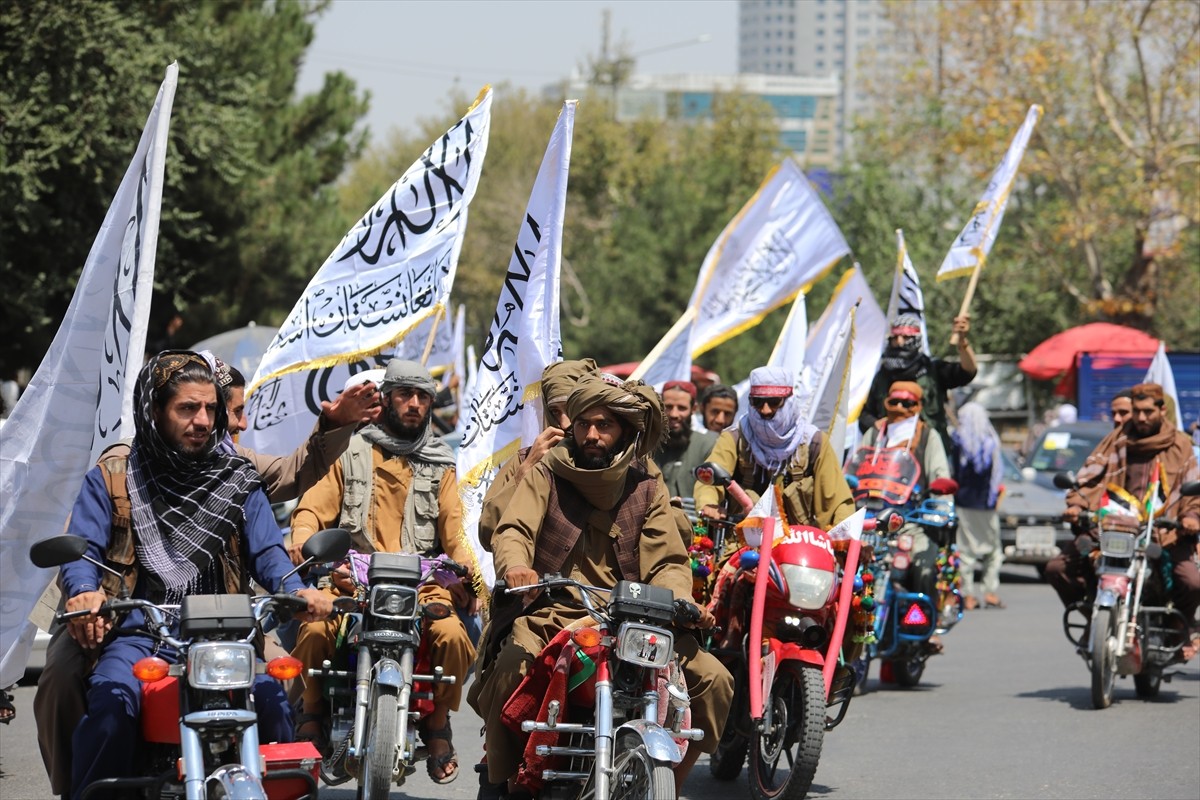 Afganistan yönetimi, bir zamanlar ABD'nin askeri üs olarak kullandığı Begram Hava Üssü'nde...