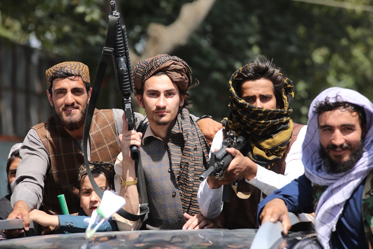 Afganistan yönetimi, bir zamanlar ABD'nin askeri üs olarak kullandığı Begram Hava Üssü'nde...