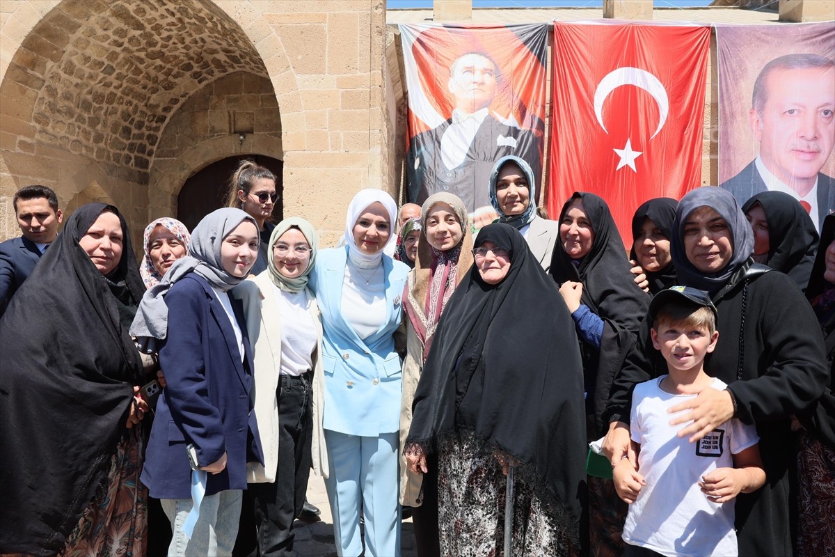 Aile ve Sosyal Hizmetler Bakanı Mahinur Özdemir Göktaş, Afyonkarahisar'da Döğer Belediyesi...