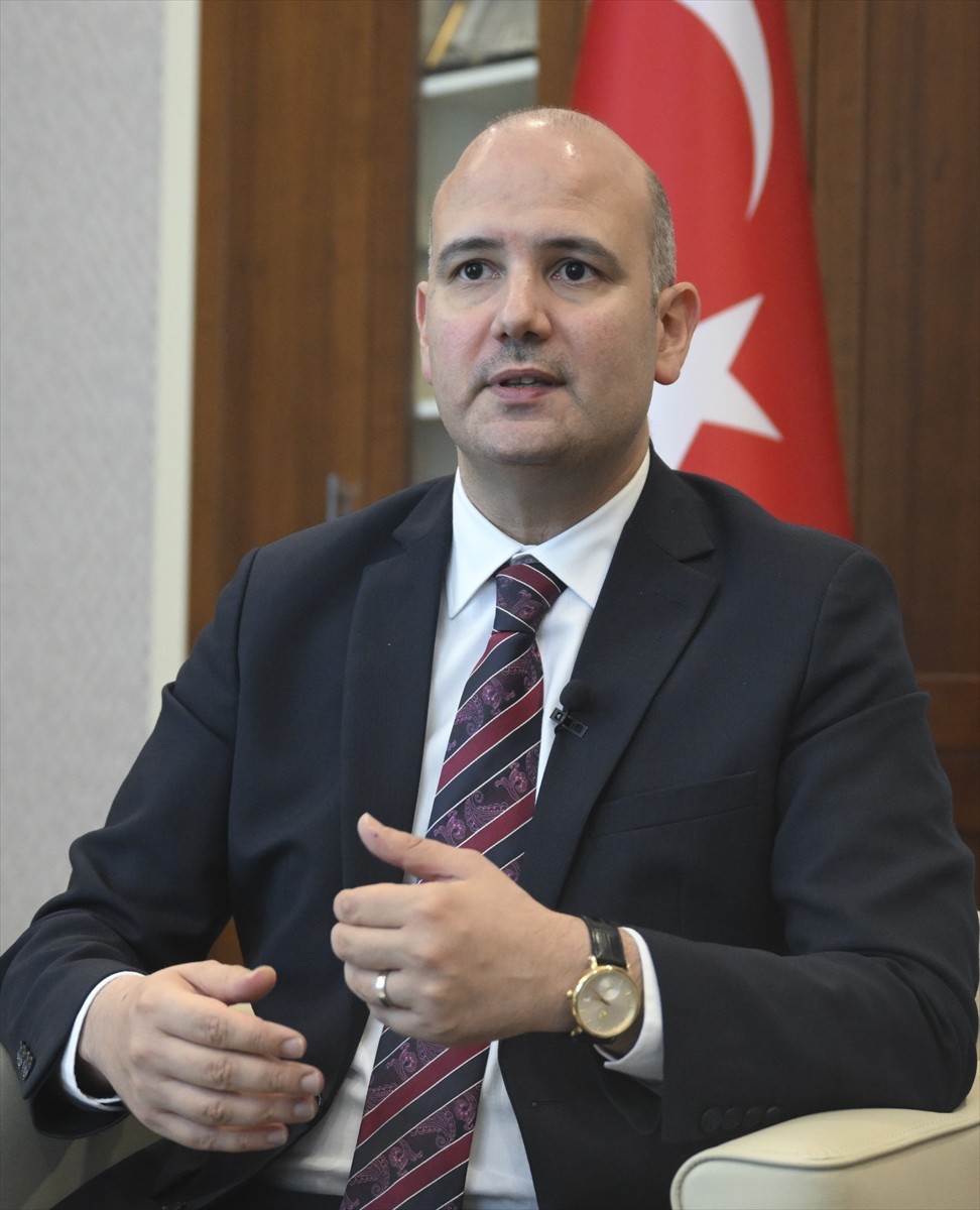 AK Parti Genel Başkan Yardımcısı Ömer İleri, AA muhabirine, oyun platformu Roblox ve sosyal medya...