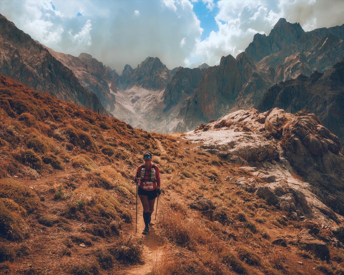 Aladağlar Sky Trail 2024 yarışı Niğde'de yapıldı. Niğde Valiliği, Niğde Belediyesi ve Ahiler...
