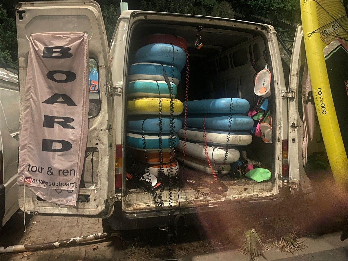 Antalya'da, Sahil Güvenlik Antalya Grup Komutanlığı ekipleri tarafından, Konyaaltı Beach Park...