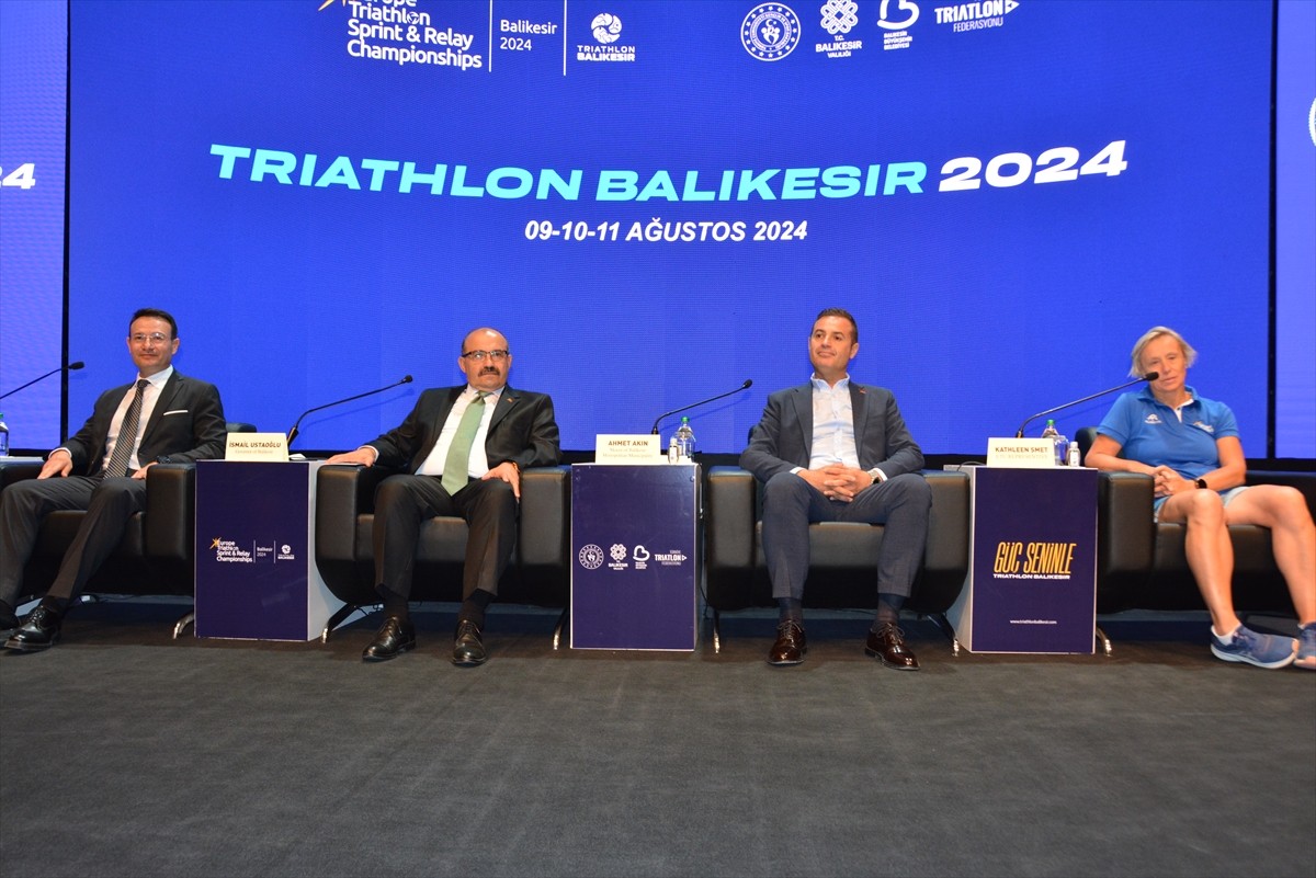 Balıkesir Büyükşehir Belediyesi ve Türkiye Triatlon Federasyonunun işbirliğiyle organize edilen...