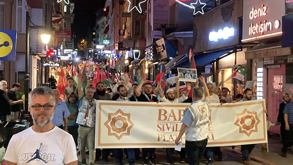 Bartın’da, İsrail'in Filistin'e yönelik saldırılarını protesto amacıyla" Kudüs için Kıyamdayız"...