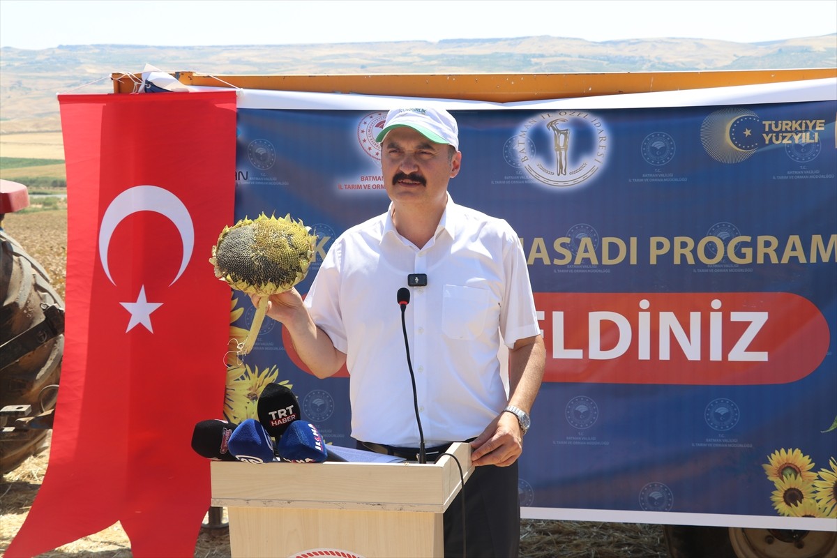 Batman’da bu yıl ilk kez ekimi gerçekleştirilen yağlık ayçiçeği hasadı düzenlenen etkinlikle...