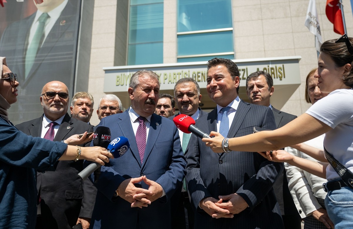 BBP Genel Başkanı Mustafa Destici, partilerini ziyaret eden DEVA Partisi Genel Başkanı Ali Babacan...