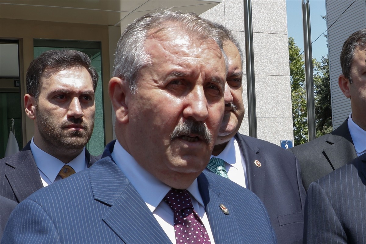 BBP Genel Başkanı Mustafa Destici, partilerini ziyaret eden DEVA Partisi Genel Başkanı Ali Babacan...