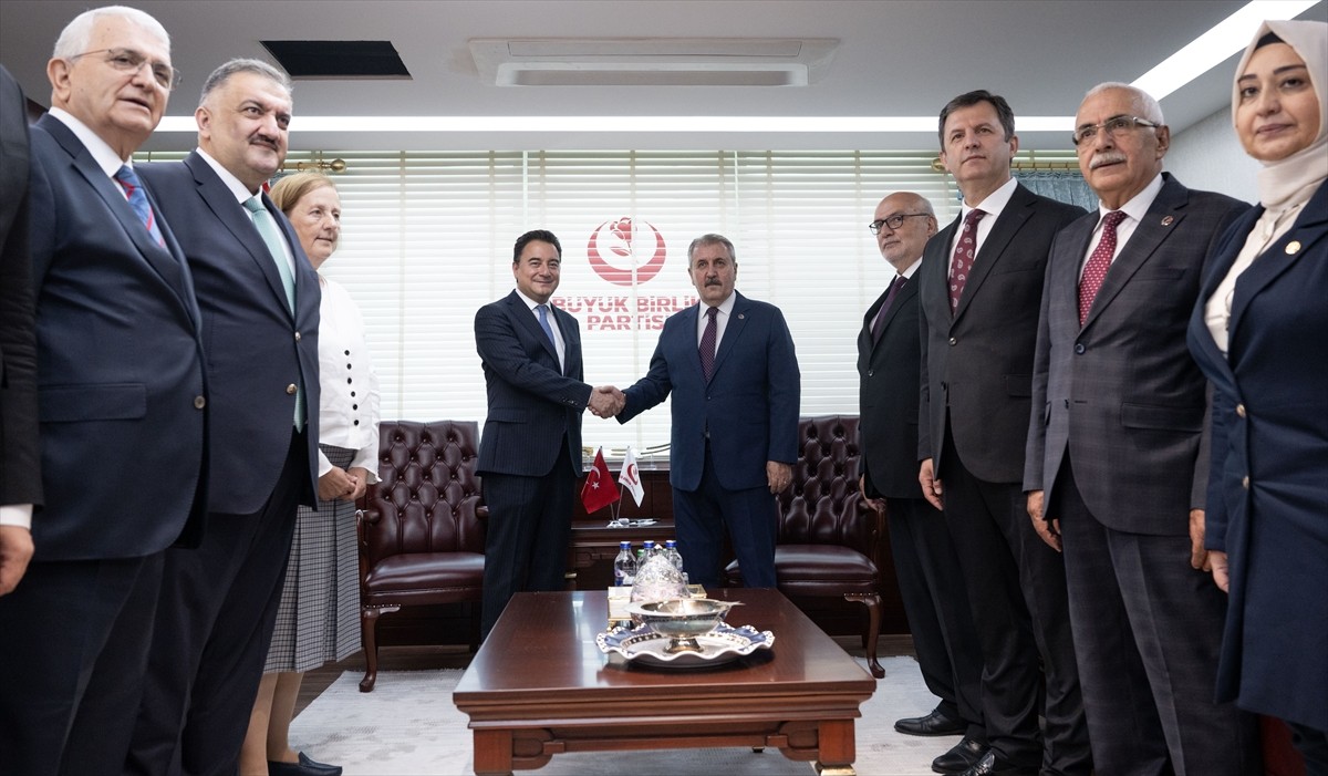 BBP Genel Başkanı Mustafa Destici, partilerini ziyaret eden DEVA Partisi Genel Başkanı Ali Babacan...