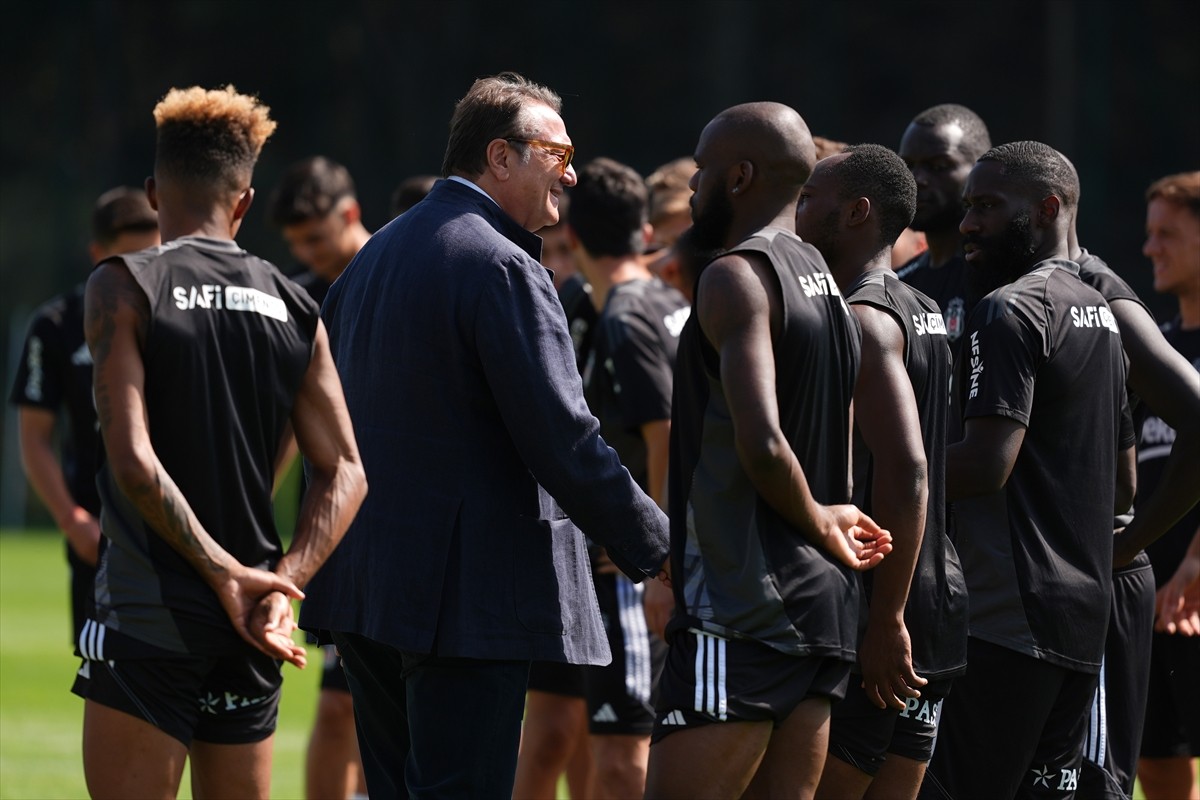 Beşiktaş, Galatasaray ile yarın oynayacağı Turkcell Süper Kupa maçın hazırlıklarını tamamladı....