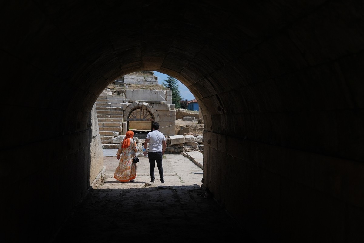 Bu yıl 3'üncüsü düzenlenen "Dünya Düzce Günleri", Prusias ad Hypium Antik Kenti ziyaretiyle...