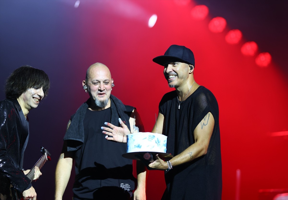 Bu yıl üçüncüsü düzenlenen "İstanbul Festivali", Manga konseriyle Festival Park Yenikapı'da...