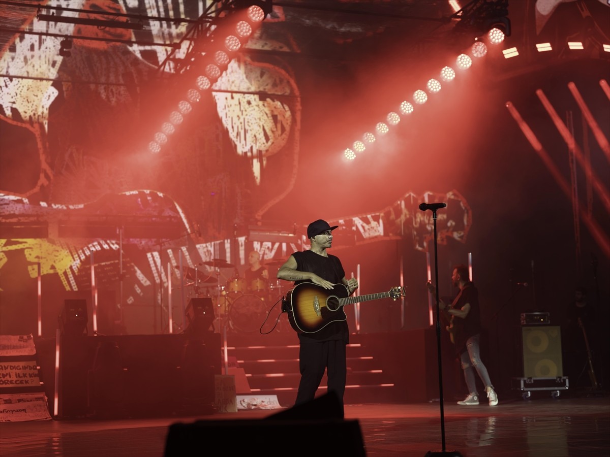 Bu yıl üçüncüsü düzenlenen "İstanbul Festivali", Manga konseriyle Festival Park Yenikapı'da...