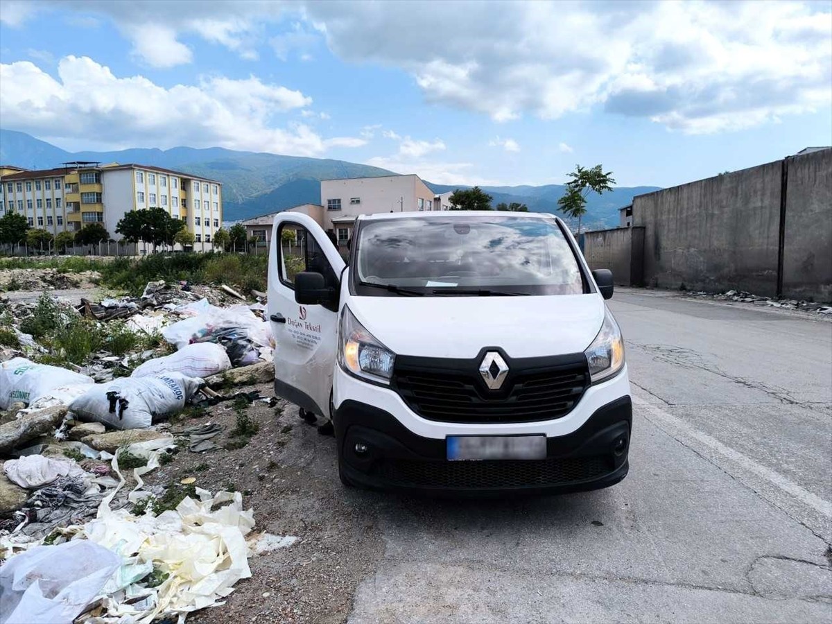 Bursa'nın merkez Osmangazi ilçesinde izinsiz hafriyat ve moloz döken kişilere 375 bin lira idari...