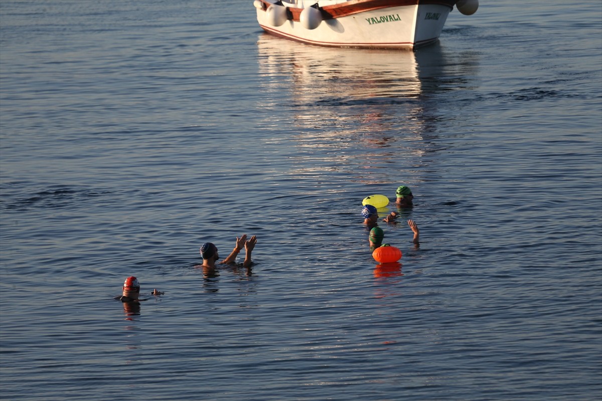 Çanakkale'de, Boğaziçi Olimpik Yüzme Kulübünce, Çanakkale Valiliği ile Türkiye Yüzme...