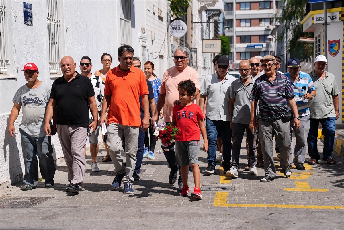Dede Korkut Yörük Türkmen Federasyonu üyeleri, İzmir'in Konak ilçesinde 12 Temmuz'da sağanak...