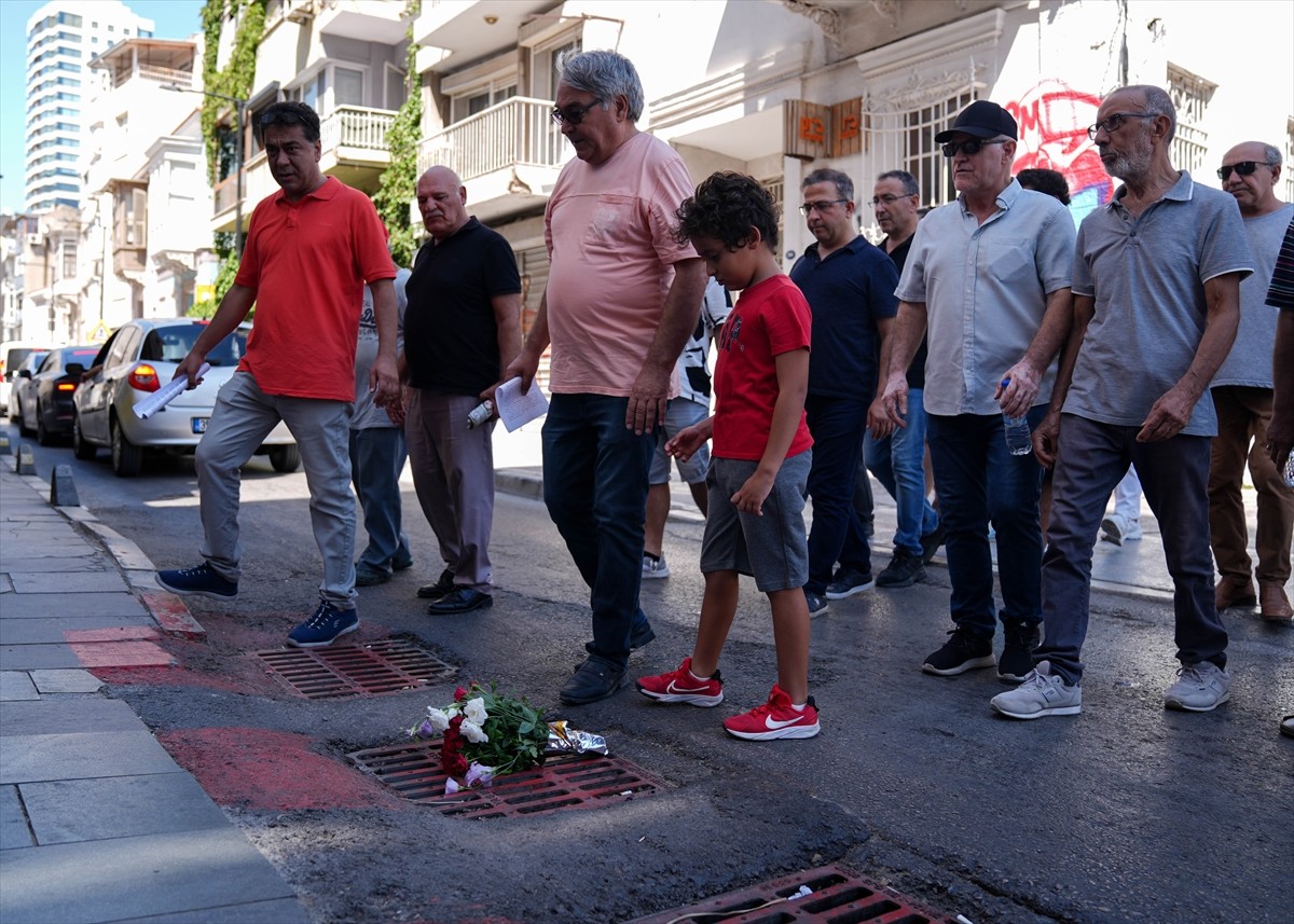 Dede Korkut Yörük Türkmen Federasyonu üyeleri, İzmir'in Konak ilçesinde 12 Temmuz'da sağanak...