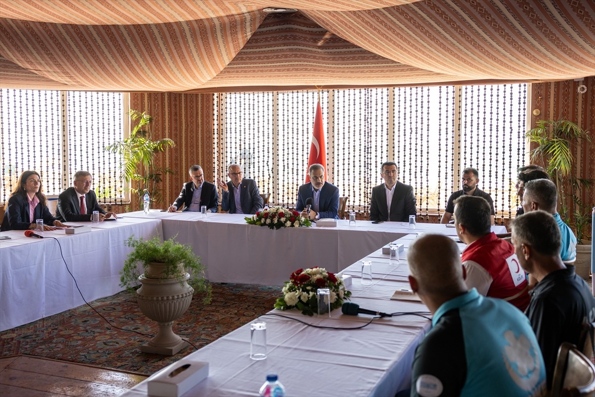 Dışişleri Bakanı Hakan Fidan (sağ 3), Mısır Dışişleri Bakanı Bedir Abdulati'nin daveti üzerine...