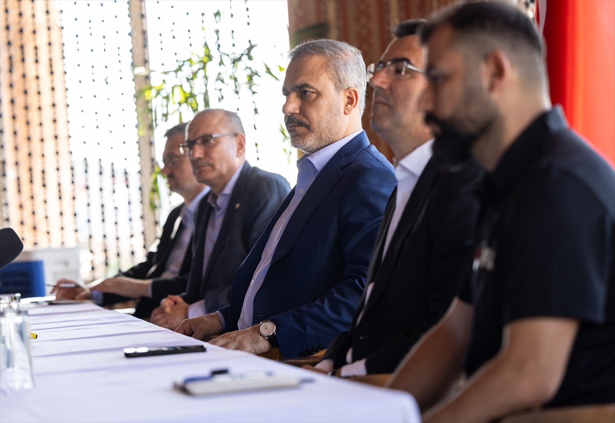 Dışişleri Bakanı Hakan Fidan (sağ 3), Mısır Dışişleri Bakanı Bedir Abdulati'nin daveti üzerine...