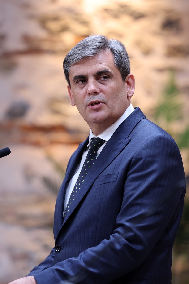 Dışişleri Bakanı Hakan Fidan (sağda) ve Karadağ Başbakan Yardımcısı ve Dışişleri Bakanı Ervin...