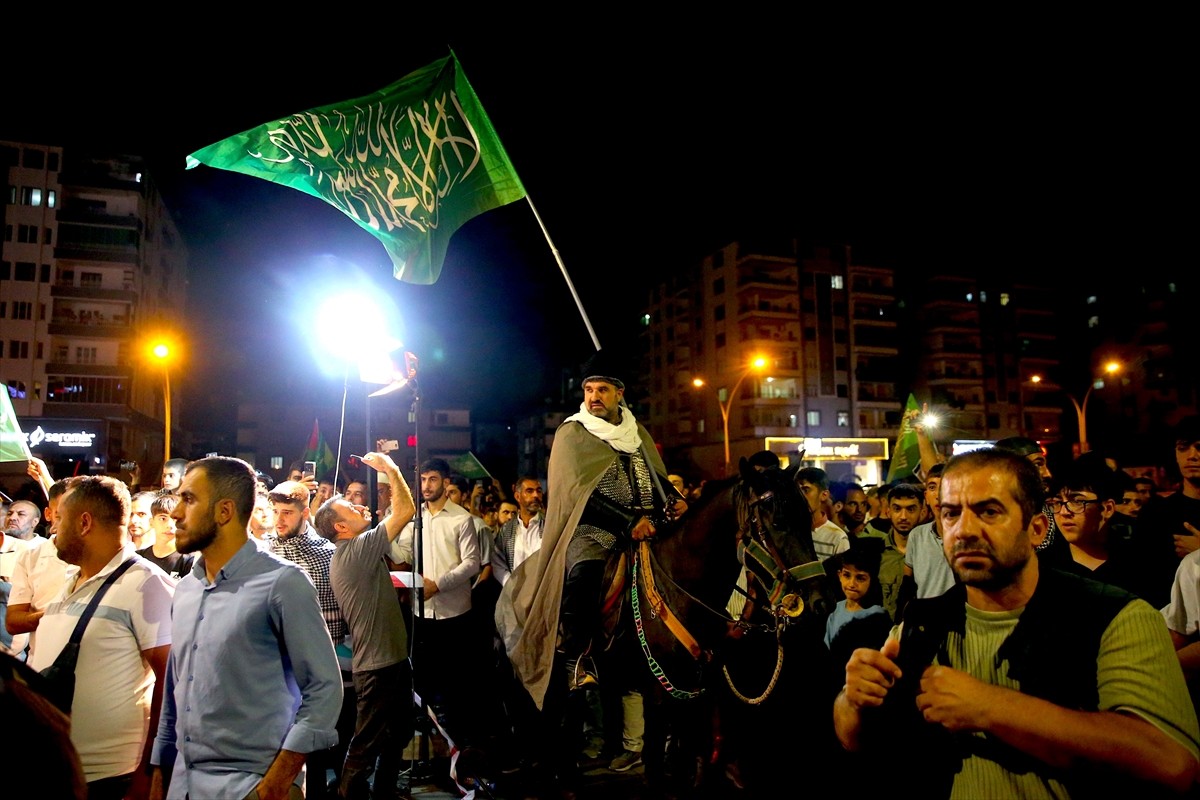 Diyarbakır'da, Hamas Siyasi Büro Başkanı İsmail Heniyye'nin suikasta uğraması ve İsrail'in...