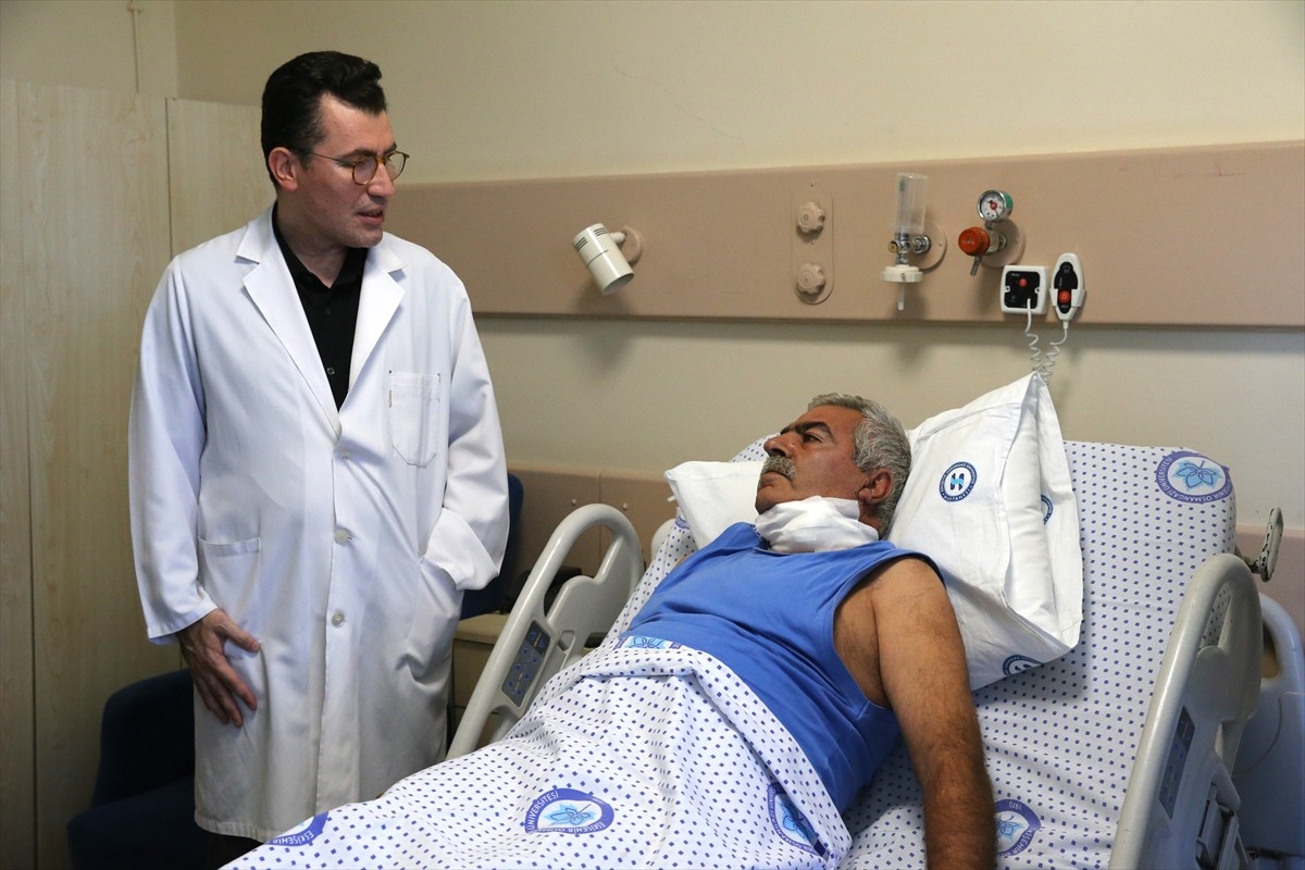 Eskişehir'in Tepebaşı ilçesindeki bir çay bahçesinde önceki gün maskeli saldırganın bıçaklı...