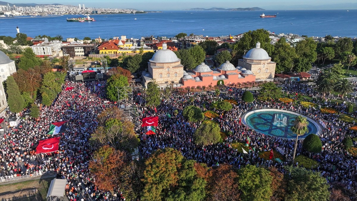 Filistin'e Destek Platformu öncülüğünde düzenlenen "Şehit Heniyye'den son çağrı" etkinliği için...