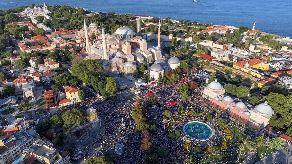 Filistin'e Destek Platformu öncülüğünde düzenlenen "Şehit Heniyye'den son çağrı" etkinliği için...
