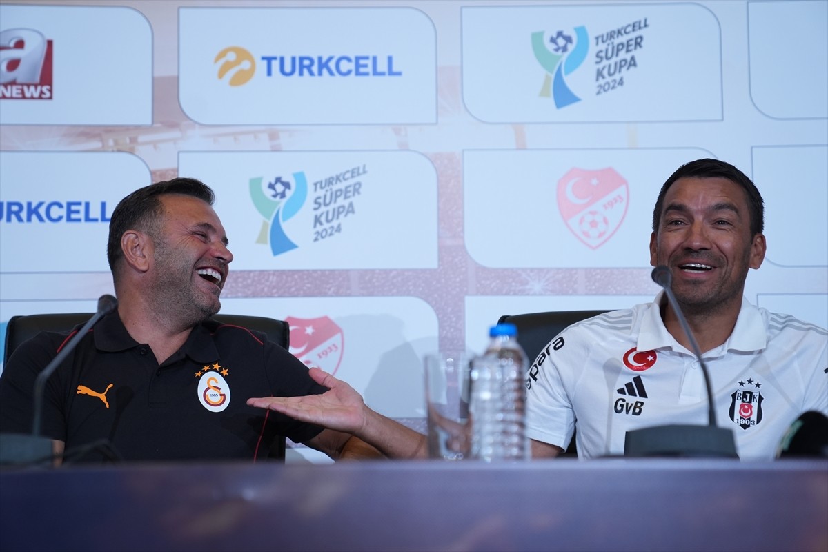 Geçen sezon Trendyol Süper Lig'de şampiyonluğa ulaşan Galatasaray ile Ziraat Türkiye Kupası'nı...