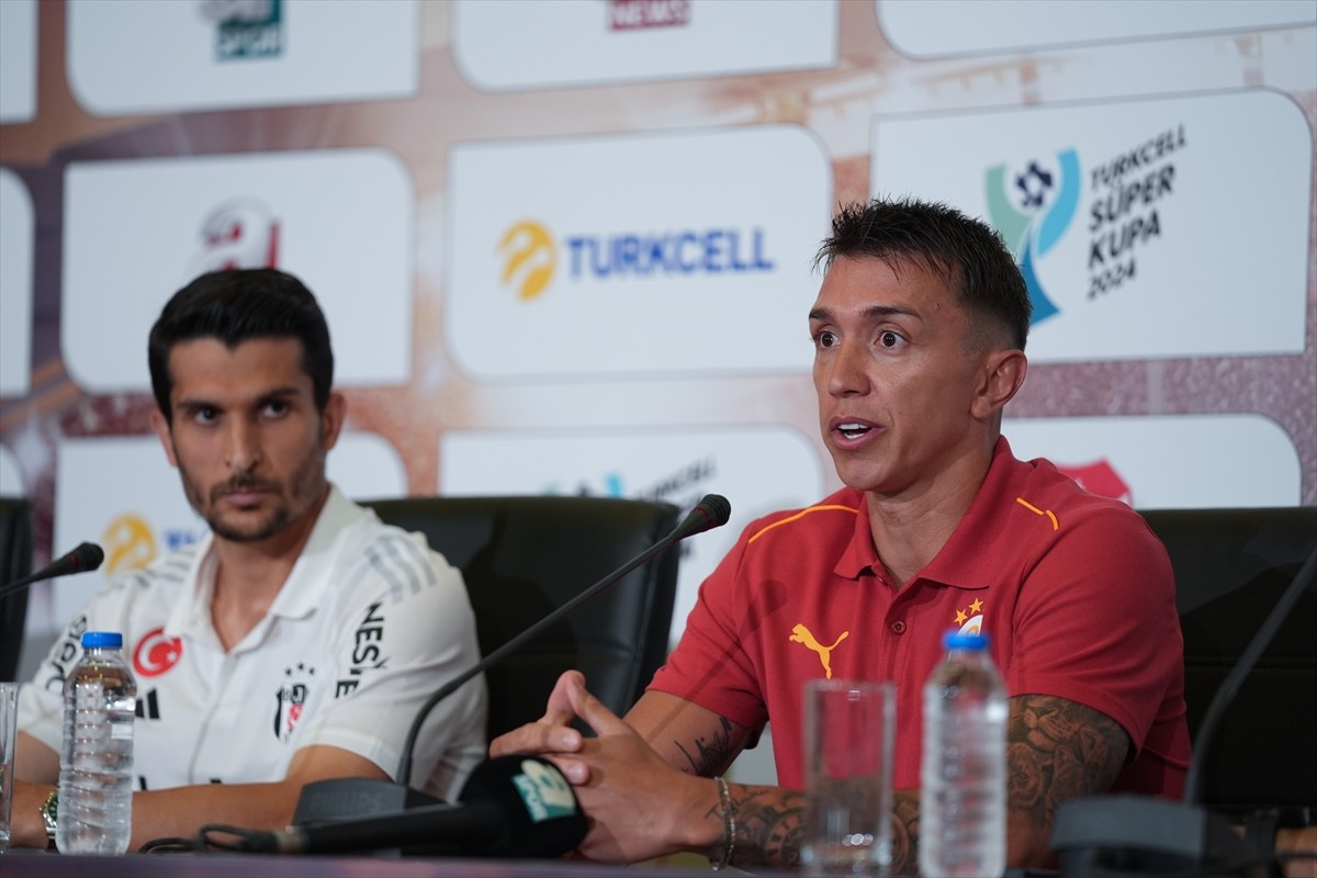 Geçen sezon Trendyol Süper Lig'de şampiyonluğa ulaşan Galatasaray ile Ziraat Türkiye Kupası'nı...