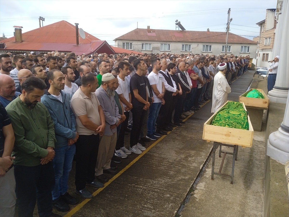 Giresun'un Eynesil ilçesindeki düğünde silahla ateş edilmesi sonucu yaralanan 62 yaşındaki Bilal...