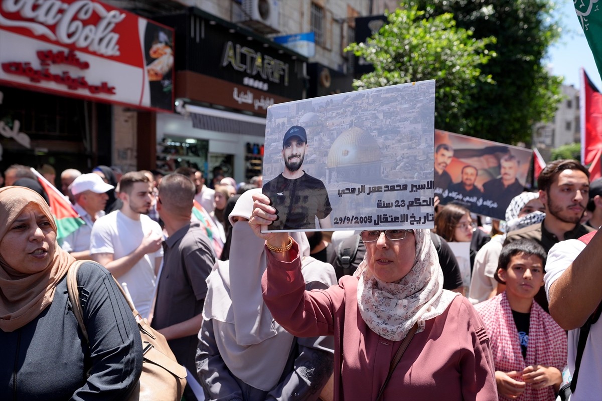 İşgal alındaki Batı Şeria'da "Gazze'ye ve İsrail Hapishanelerindeki Esirlere Destek" gösterileri...